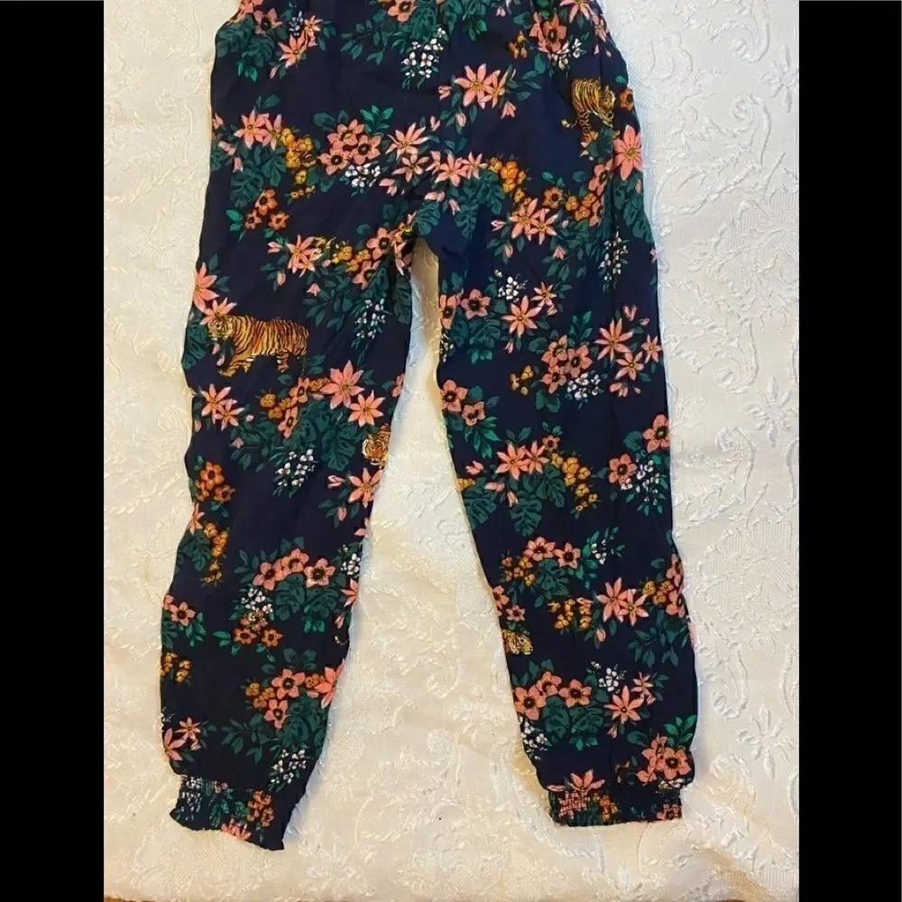 💥Epic threads girls super cute floral print jump suit size : 4 T